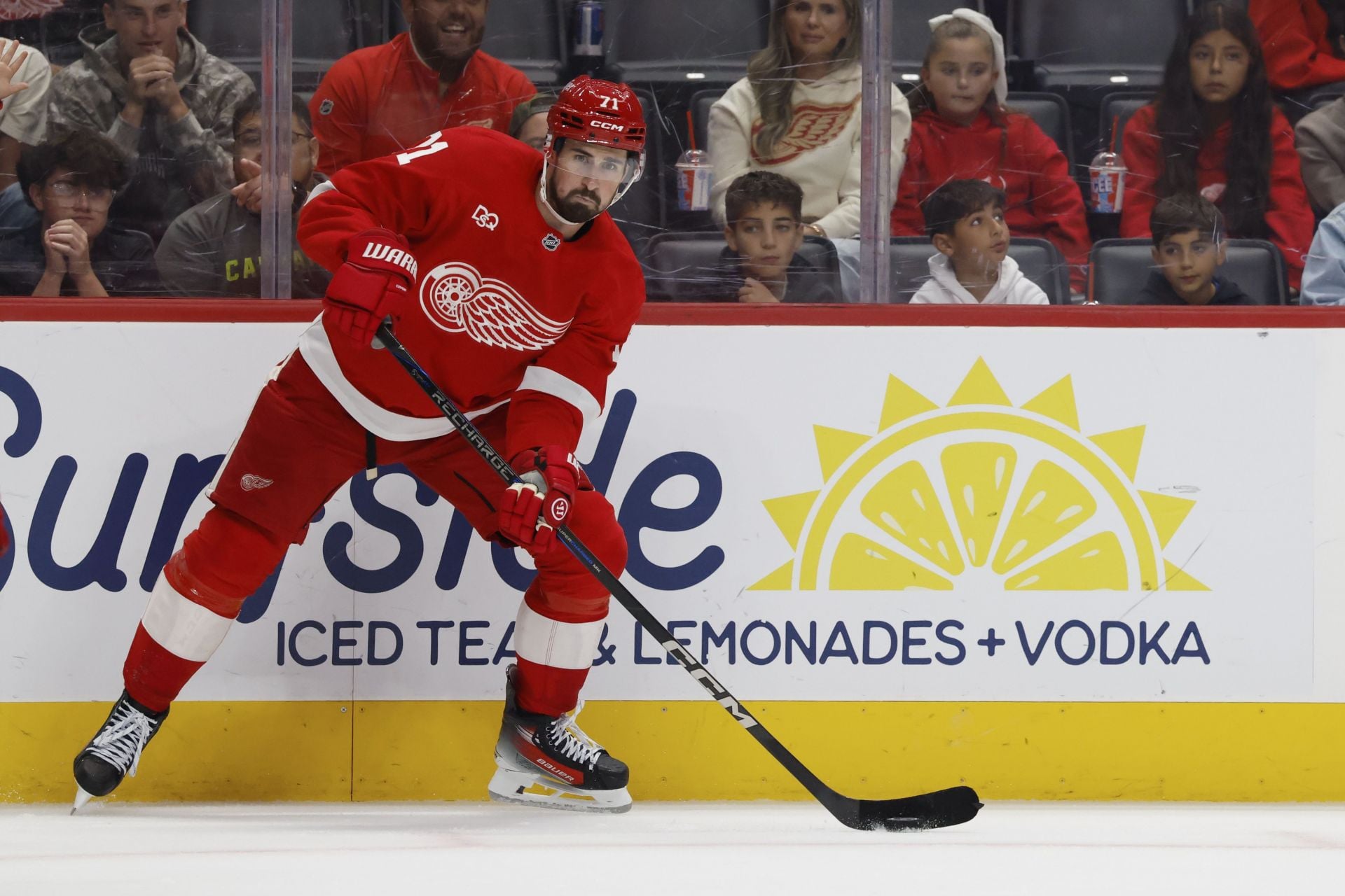Pierre LeBrun doesn't rule out Dylan Larkin-Canadiens trade - "Maybe he has a change of heart"