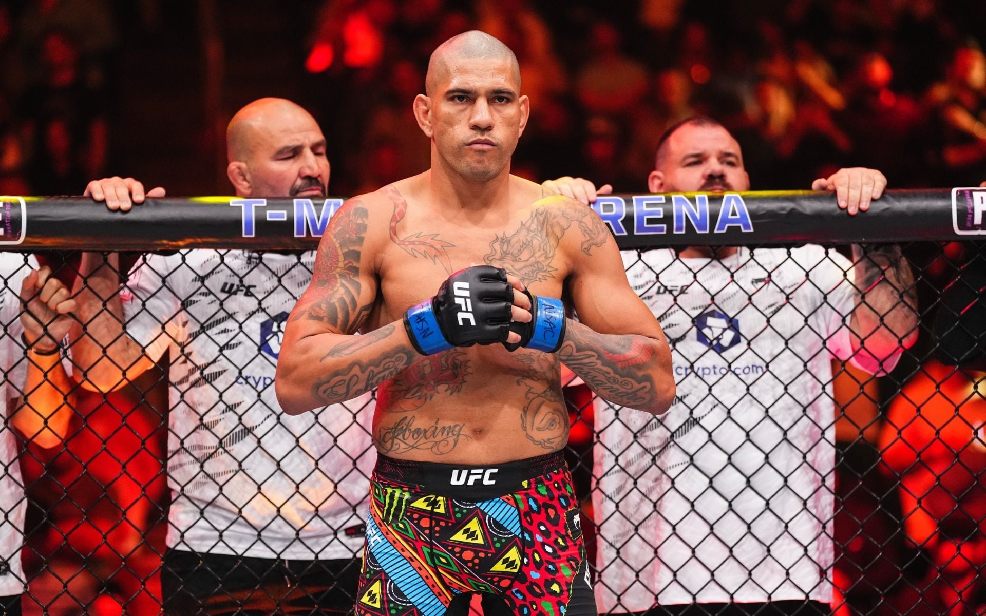 "Absolute sh*t stain of a boy" - UFC referee blasts streamer for disrespecting Alex Pereira before getting put in his place