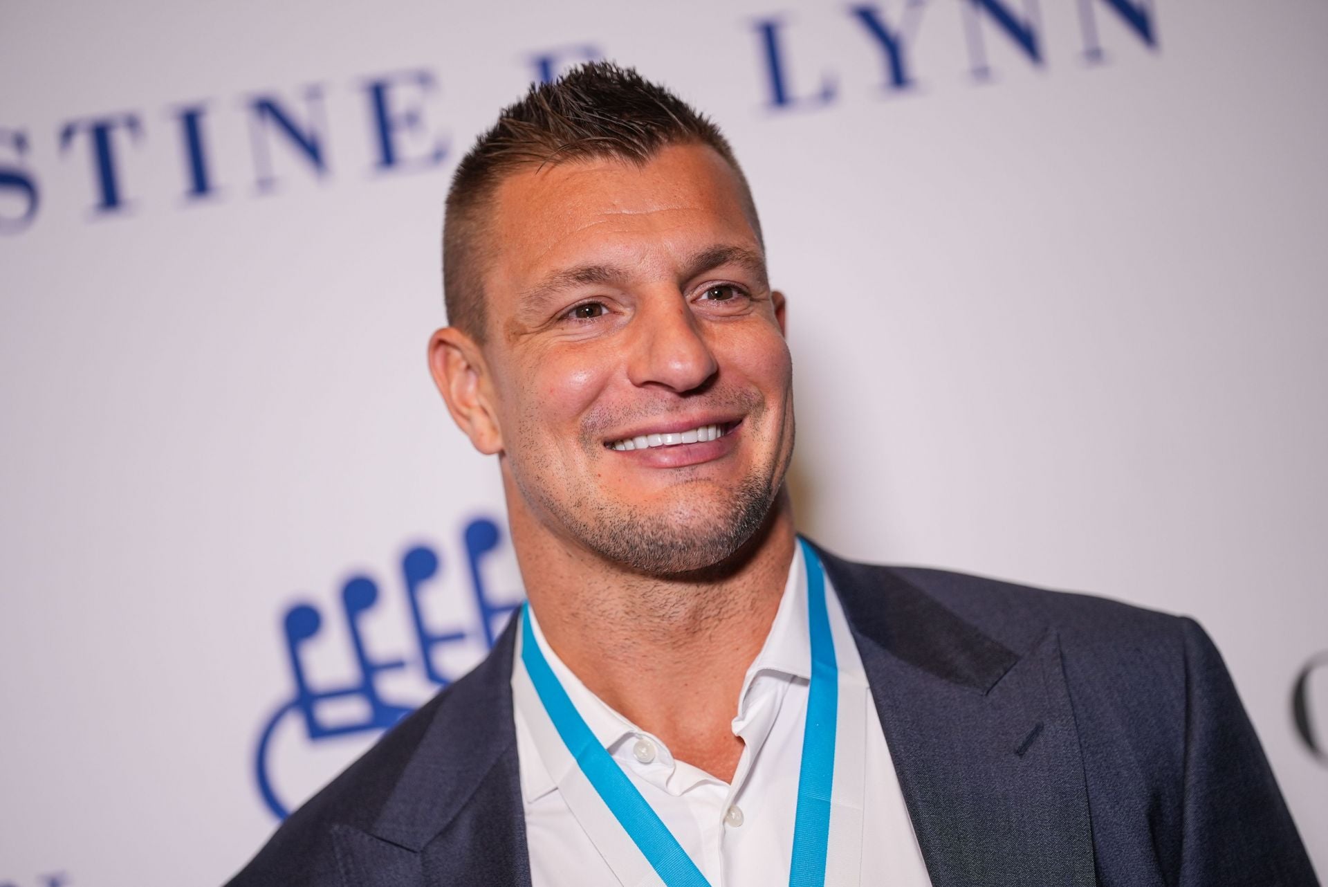  "Gronk speaking facts" "better option than Jameis Winston": NFL fans split over Rob Gronkowski being against J.J. McCarthy starting for Giants