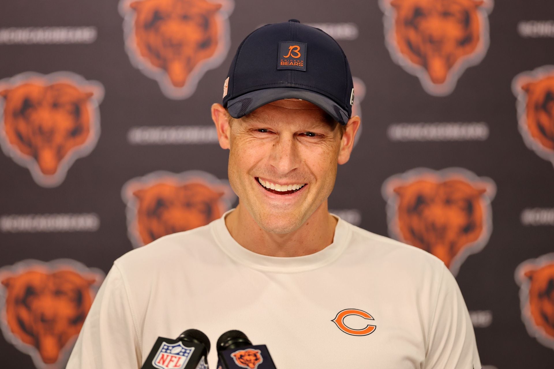 “Ben Johnson wants Tyson Bagent to start for his ego”: Tony Farmer calls out Bears HC for snubbing Case Keenum for Jets game