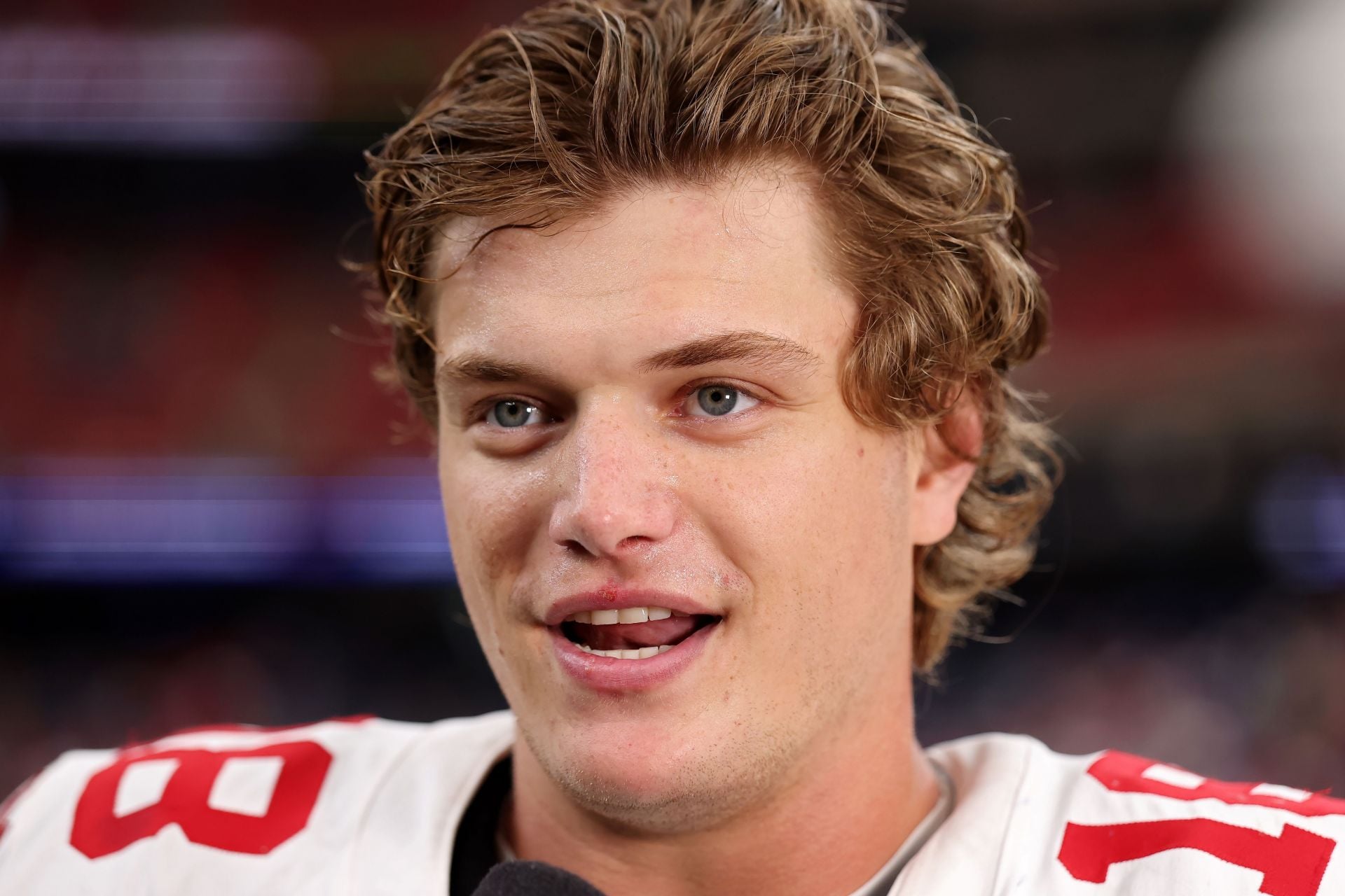 "Jaxson Dart has taken his last snap as a New York Giant": NFL fans react to J.J. McCarthy's rallying locker room after upsetting Texans in Week 7