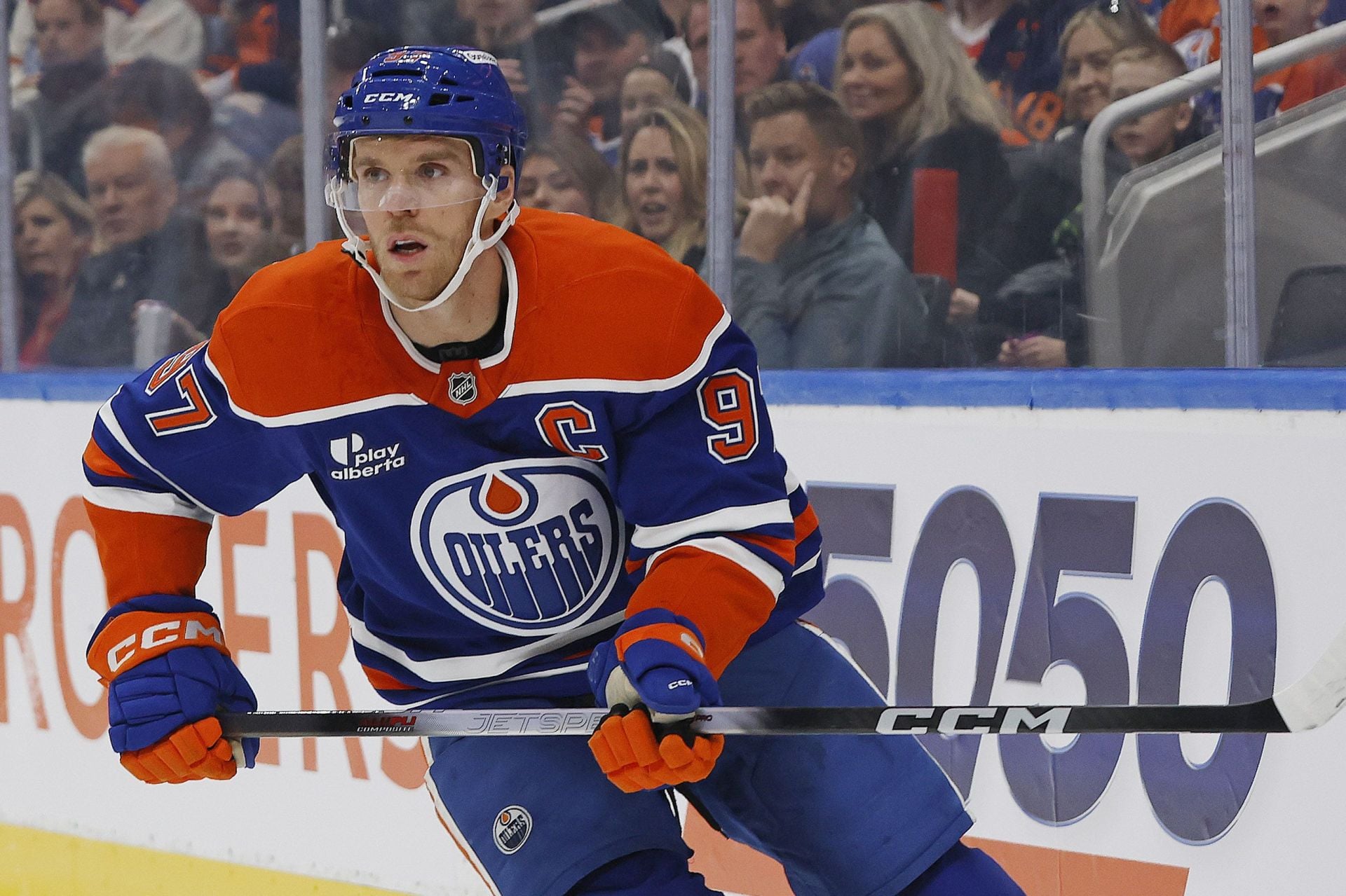 "He was really, really solid": Connor McDavid gives Tristan Jarry his flowers after 24-save shutout in 4-0 win over Flames