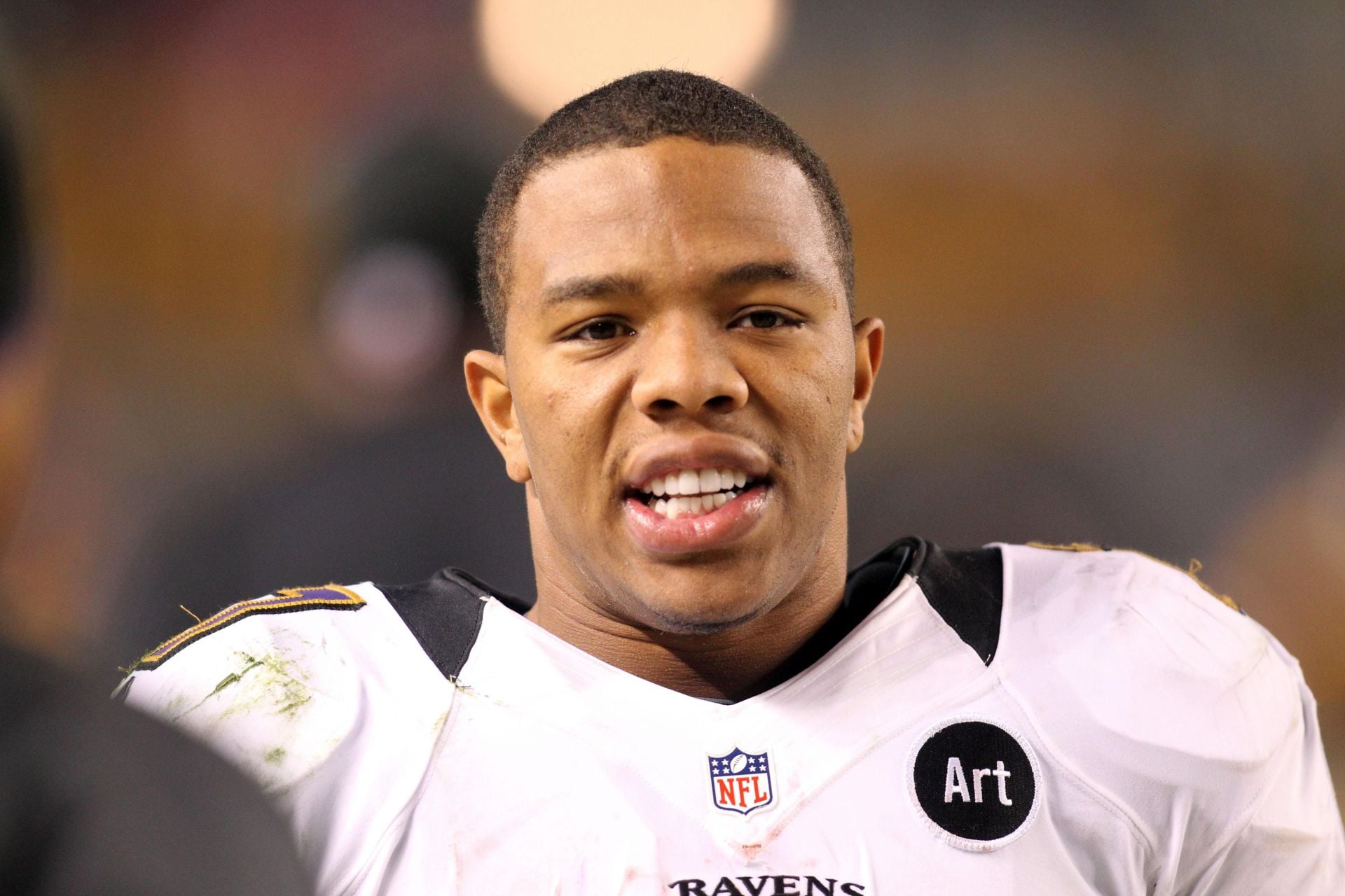 “Tried to pit me against him”: Pro Bowl LB slams CBS for using him “like a puppet” while recalling alleged plan to criticize Ray Rice
