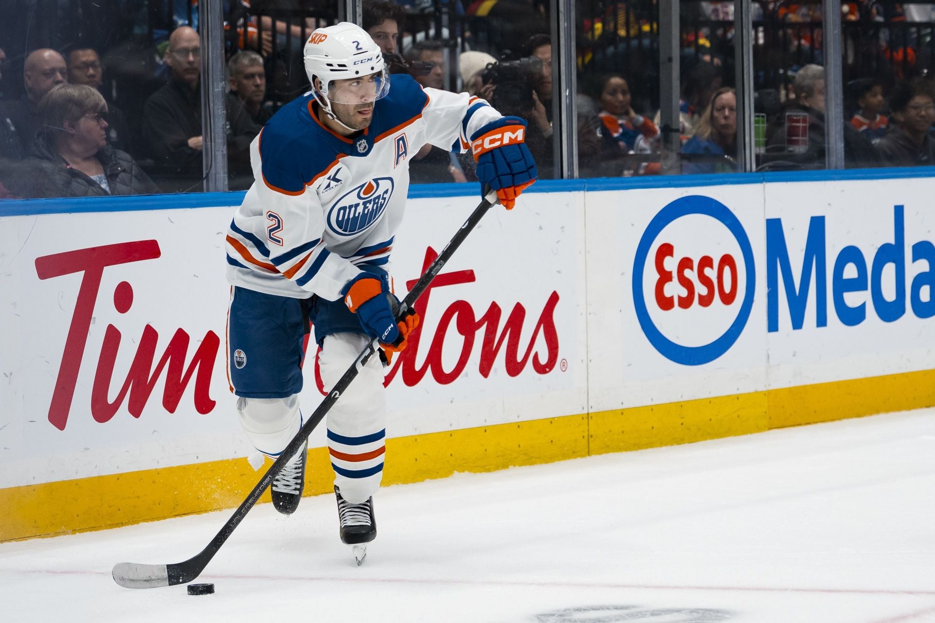 "Hughes doesn't defend better than Bouchard": Fans irate as Oilers' premier D-man gets omitted from early Norris Trophy prediction