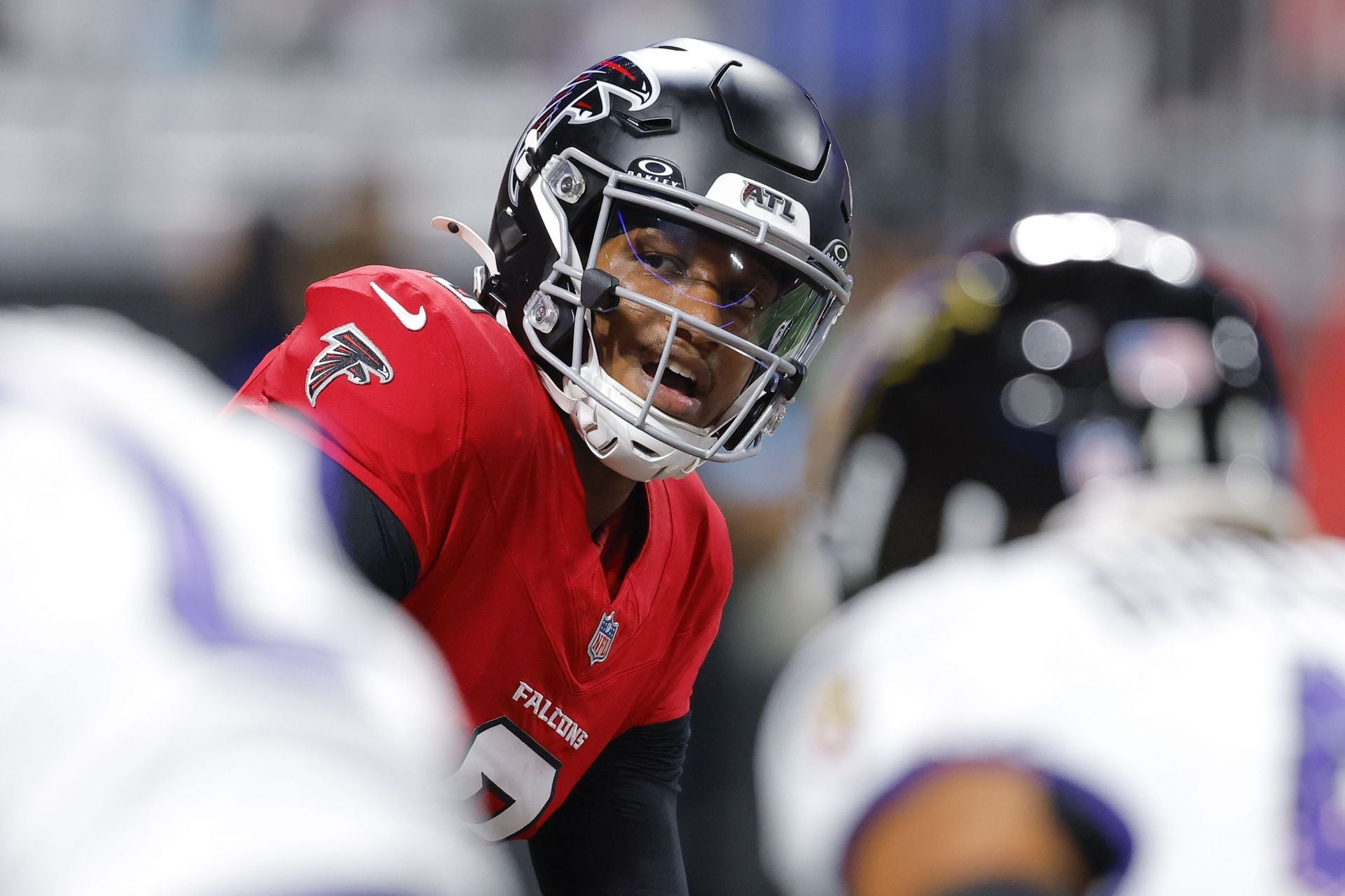 “It’s almost like that blue tent is his vacation home”: NFL fans rip Michael Penix Jr. getting checked 9 minutes into Falcons vs. Bears