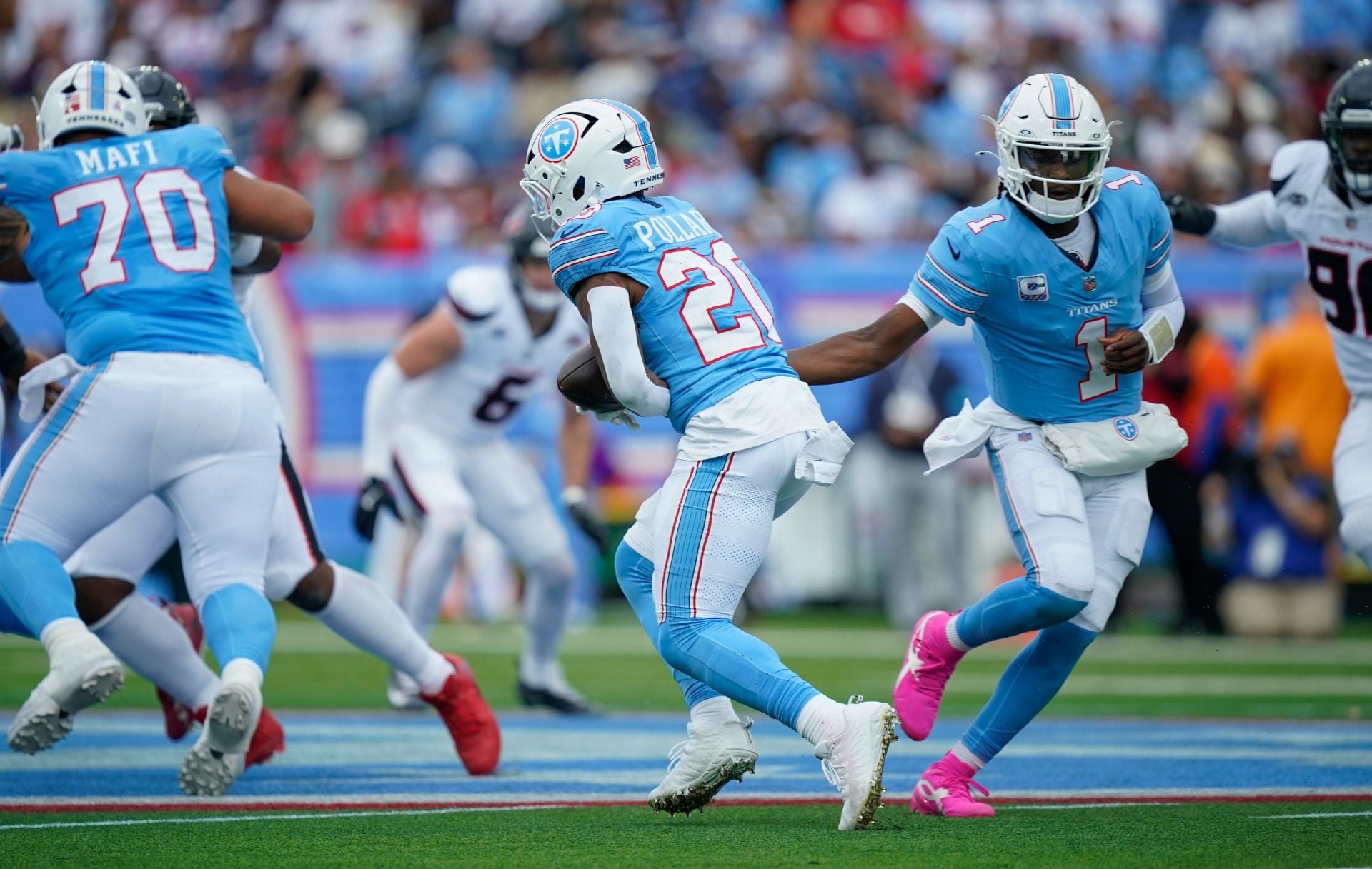 The Titans are one of only three winless teams left - Source: Imagn