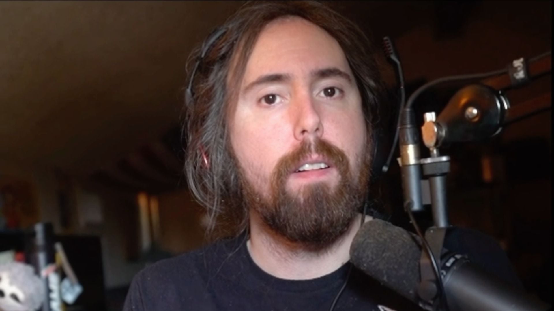 Asmongold reveals he was offered over $20 million for gambling sponsorships, explains why he rejected it