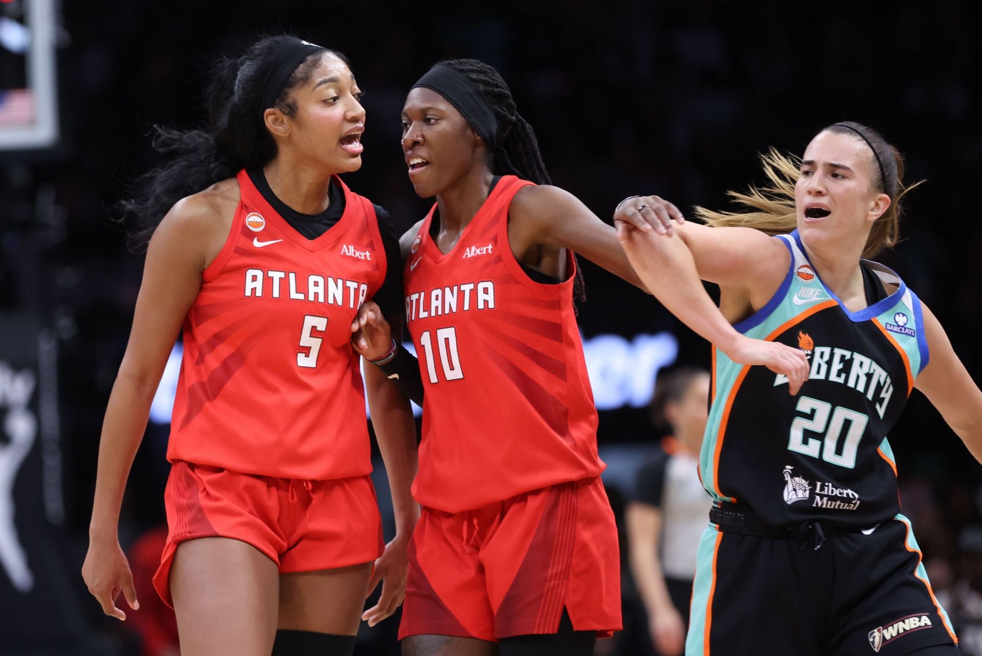 "She is Extremely Jealous": Angel Reese Fans Leave No Stone Unturned to Call Out Candace Parker Over Tier Rankings Defense 