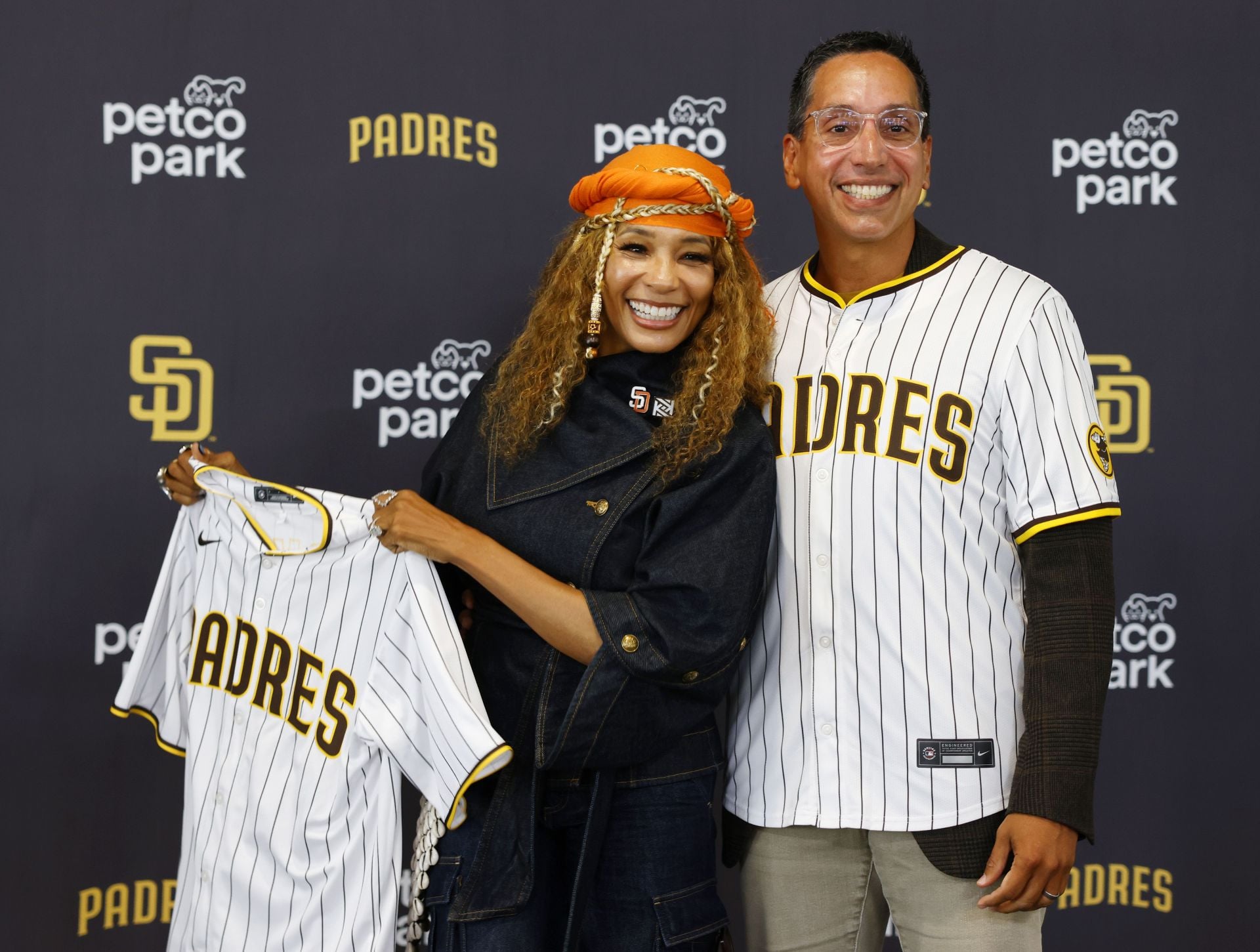 “It hurts, it stings” – Padres owner Kwanza Jones emotionally reacts after San Diego’s 2026 NLDS exit