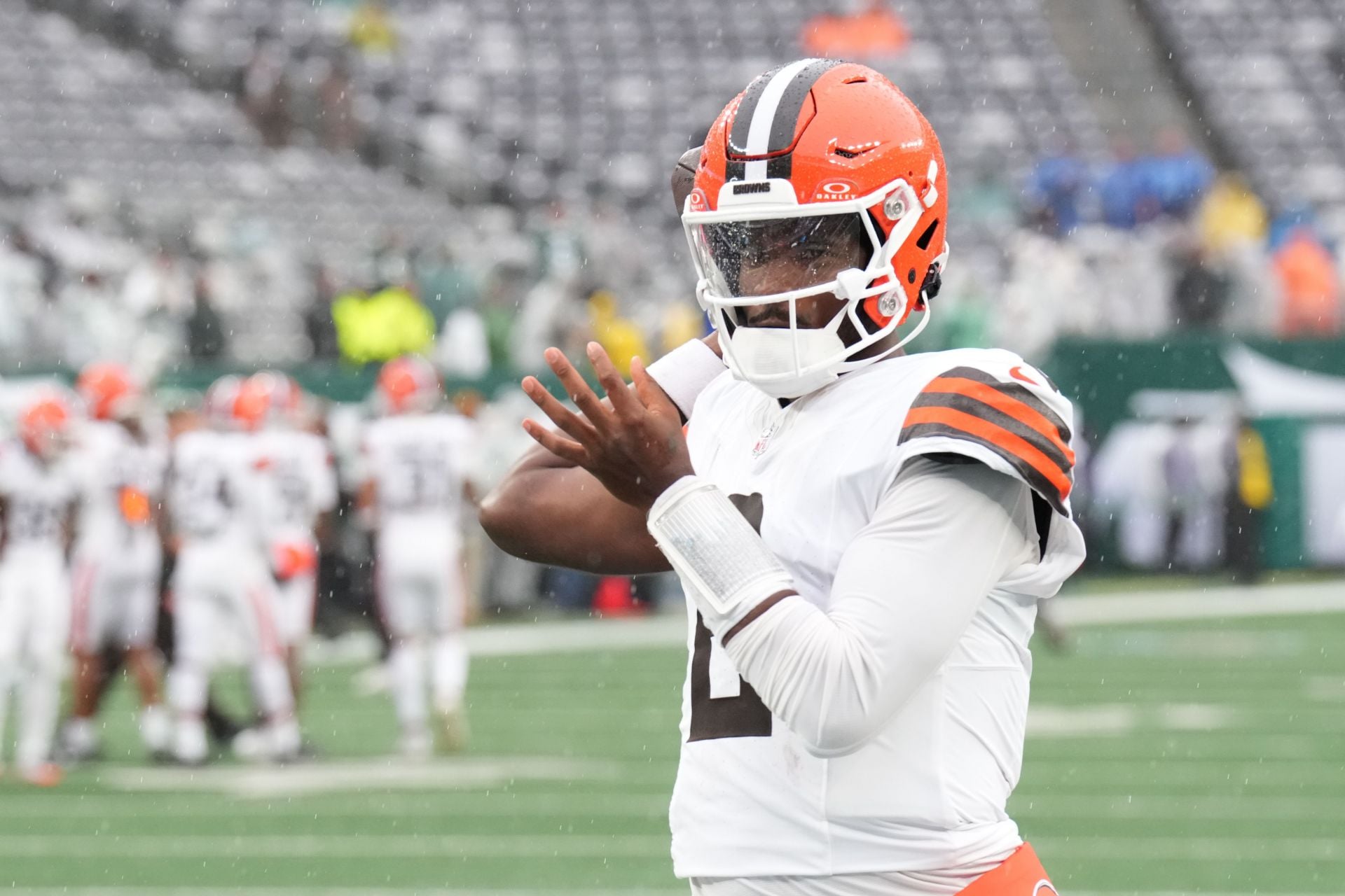 “He sees the writing on wall”: Browns analyst speculates “frustrated” Shedeur Sanders mindset behind hiring agent