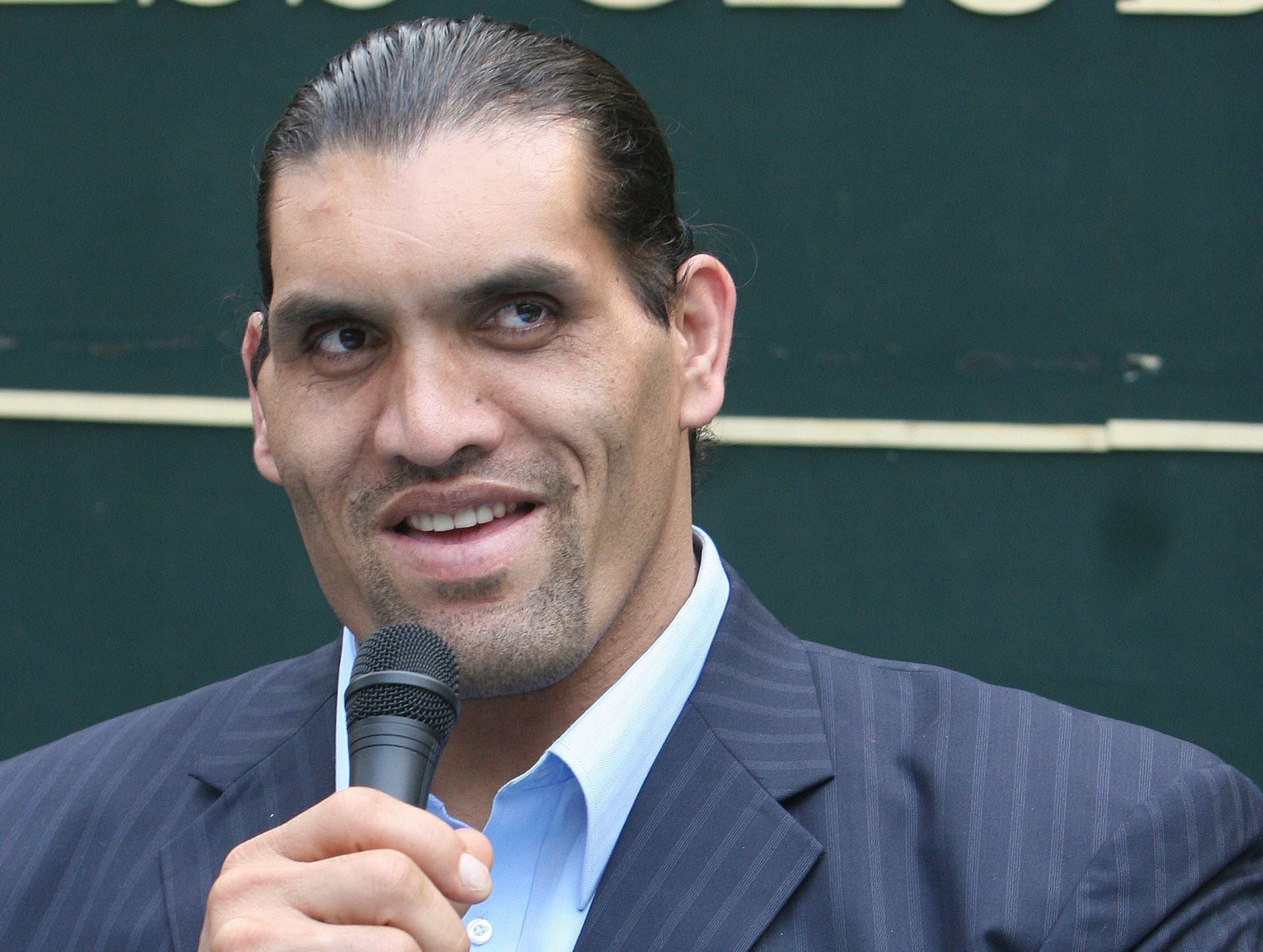 The Great Khali Introduces Huge Giant Star Taller Than Him At 7 Feet And 3 Inches