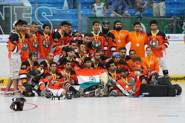The final team picture of Team India 2009 after capturing the Silver Medal at the World Championships. Eighteen members of the team participated in the inaugural Indo-Canada Cup and everyone is expected to participate for various teams in the upcoming tourney.