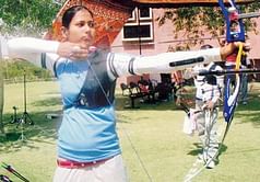 Sports minister gives ex-gratia aid to archer