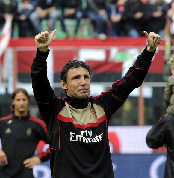 Van Bommel signed by PSV Eindhoven