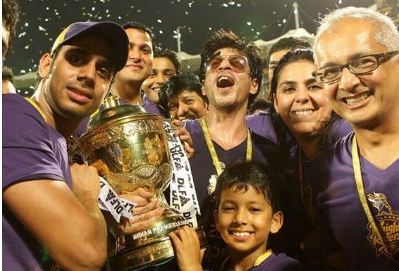 Shah Rukh again apologises for Wankhede brawl