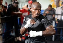Pacquiao aims to put on show vs Bradley
