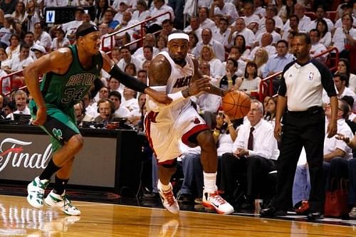 LeBron James (R) scored 34 points for the Miami Heat