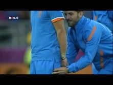 Van der Vaart tries to pull down Sneijder’s shorts