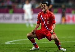 Euro 2012: Russian midfielder Dzagoev asks fans to behave