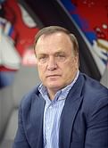 Russia coach Advocaat unconcerned at Warsaw protests