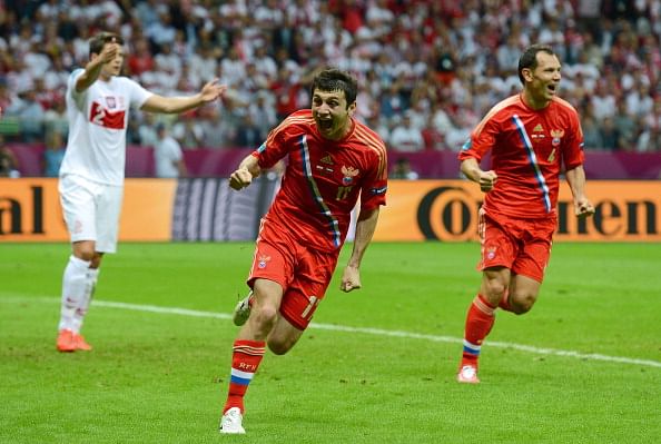 Rowdy Russian fans head for Warsaw