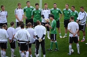 Germans jittery but fully fit for Euro 2012