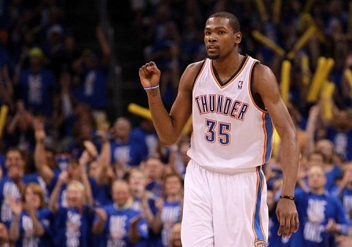 Kevin Durant scored 22 points to power Oklahoma City to a 102-82 win over the Spurs