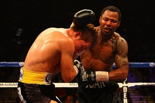 Shane Mosley&#039;s (R) announcement comes one month after he lost to junior middleweight champ Saul 