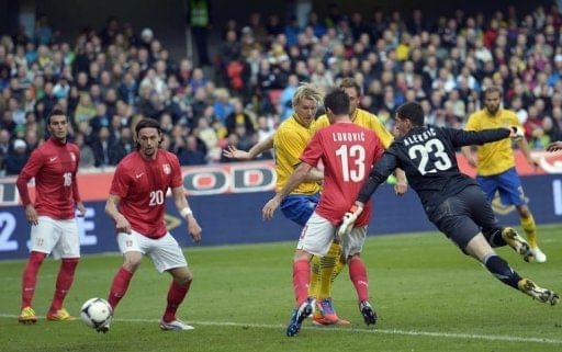 Sweden clinches pre-Euro friendly win over Serbia