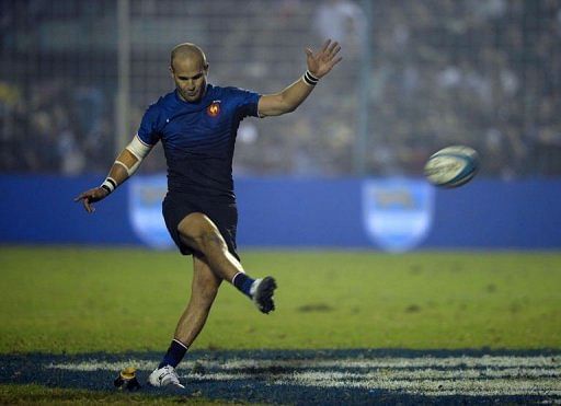 France&#039;s fly half Frederic Michalak scores a conversion