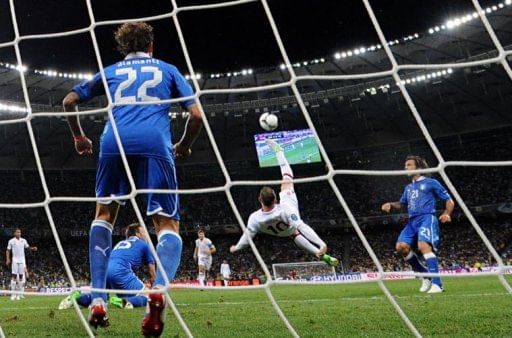 Rooney running out of time to shine