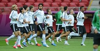 Italy look to extend German pain at Euro 2012 final
