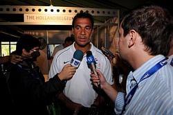 Ruud Gullit enthralls Mohun Bagan crowd