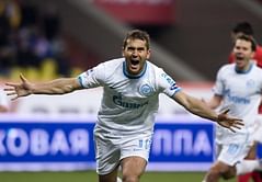 Zenit maintain lead after narrow away win