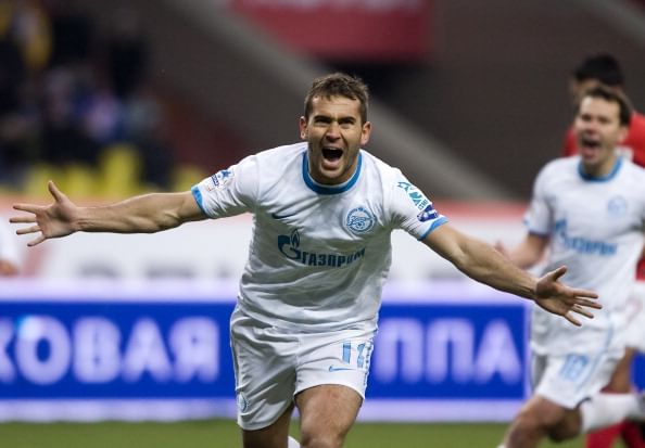 Zenit maintain lead after narrow away win