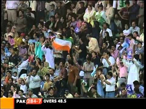 India lose second ODI by 15 runs