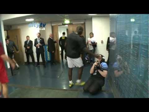 VIDEO: Mario Balotelli v City Photographer