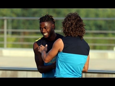 Alex Song's first training session at Barcelona