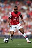 Theo Walcott wants to stay, insists Wenger