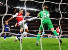 Lindegaard signs new 4-year deal