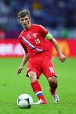 Arshavin jeers distracted Russia: Capello