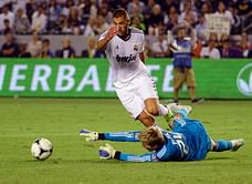 Real Madrid turn down PSG offer for Benzema