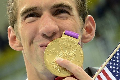 Michael Phelps anchored the US team to a resounding victory in the 4x200m freestyle relay to secure gold