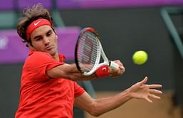 Federer keeps gold bid on track