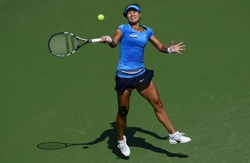 China's Li Na, pictured, defeated Czech Lucie Safarova 3-6, 6-3, 7-5