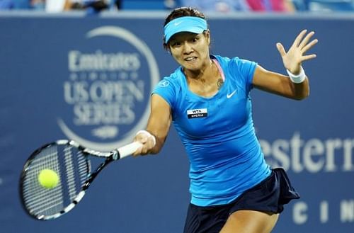 Li Na will play Sunday's final against the winner of a later match between Angelique Kerber or Petra Kvitova