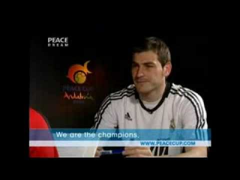 VIDEO: English Lessons with Pepe Reina and Iker Casillas