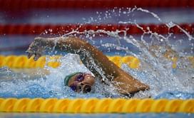 Du Toit claims 12th swimming gold
