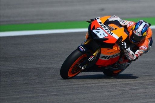 Pedrosa turns heat on Lorenzo with pole