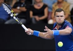 Tsonga eases to Metz title defence